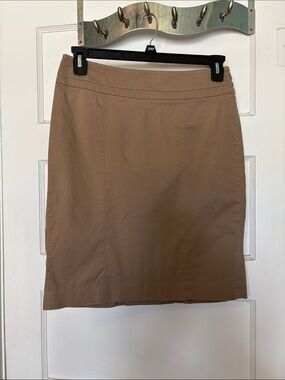 LOFT Taupe/Light Brown Pencil Skirt with Neutral Waistband Detail Size 4